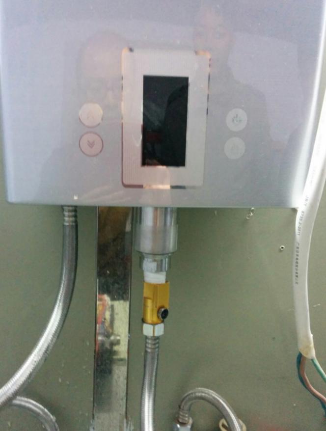 熱水器運(yùn)轉(zhuǎn)測試 